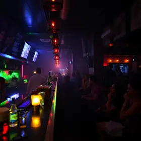 bares para conhecer gente nova